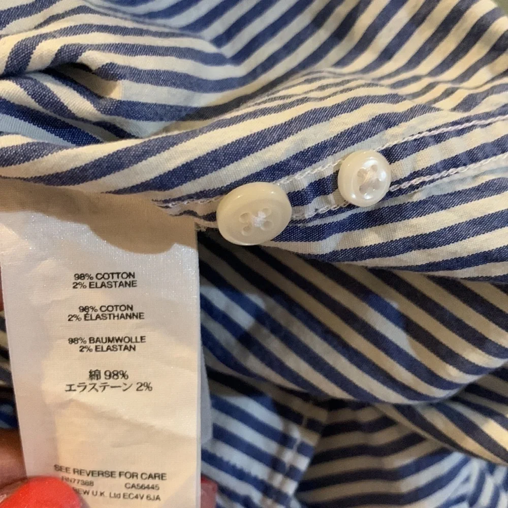 J. Crew Stretch Classic Blue&White Pinstripe in size XL. Button up. No stains.